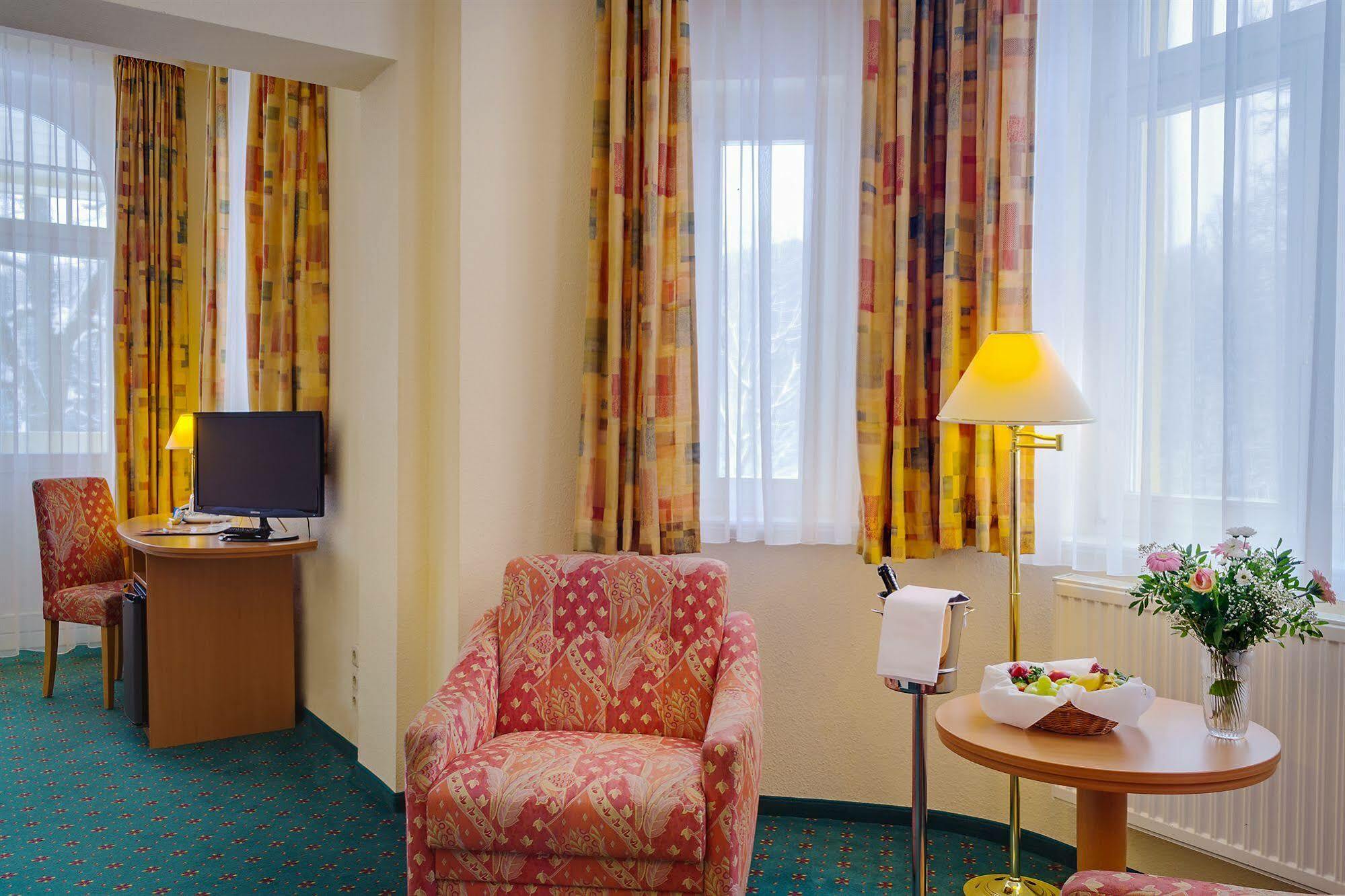 Ferien Hotel Villa Suedharz Sülzhayn Extérieur photo